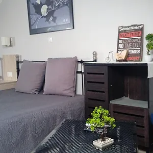 https://roses-apartments.hotelschalkidiki.net